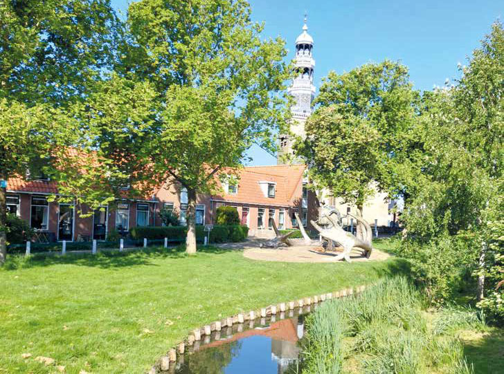 Im Stadtkern steht eine Kirche